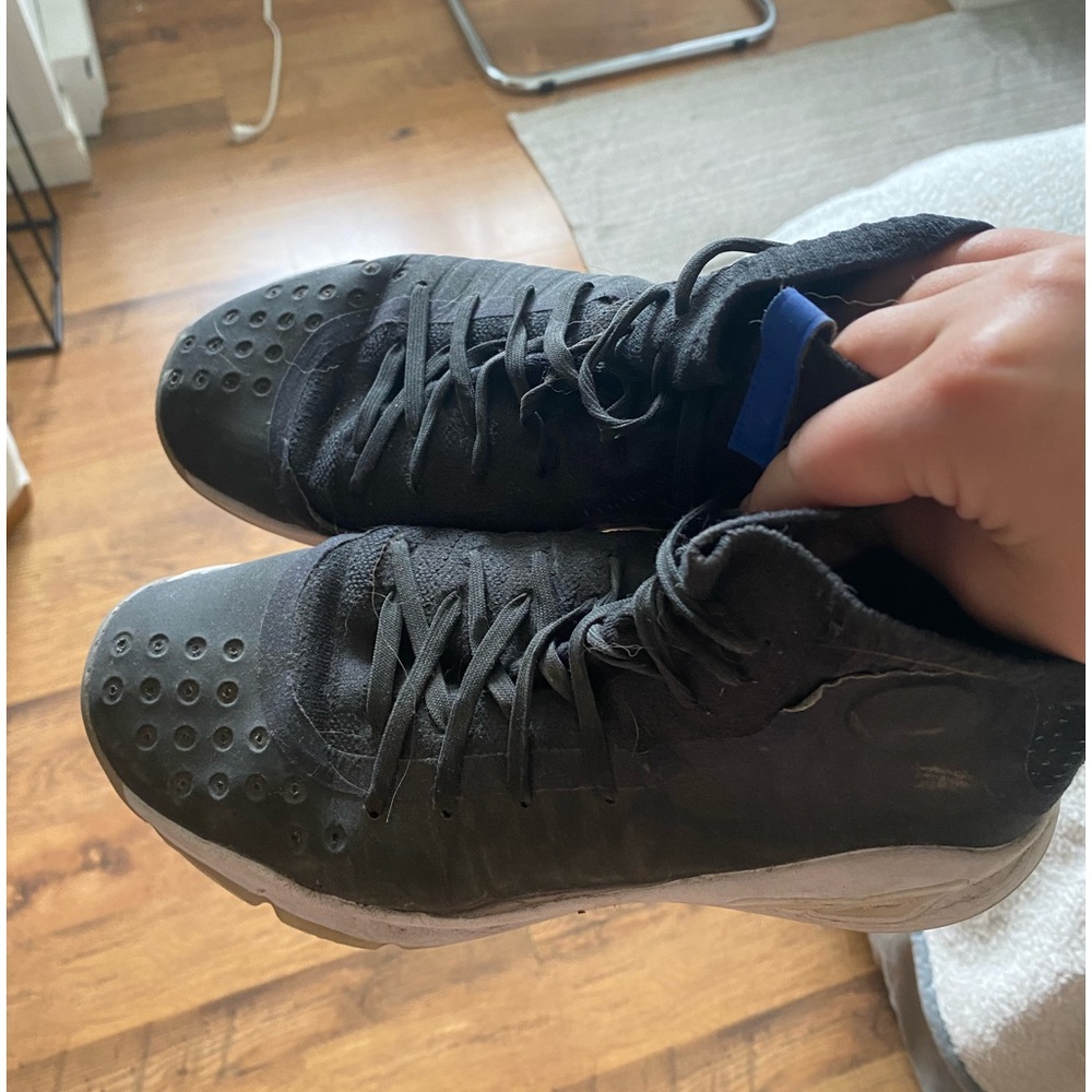 Basketball sneakers